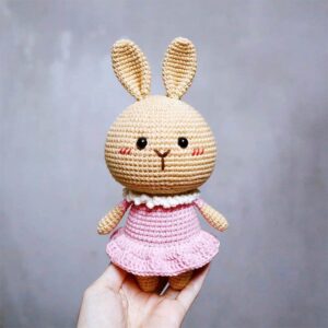 عکس عروسک بافتنی حیوان خرگوش نامی